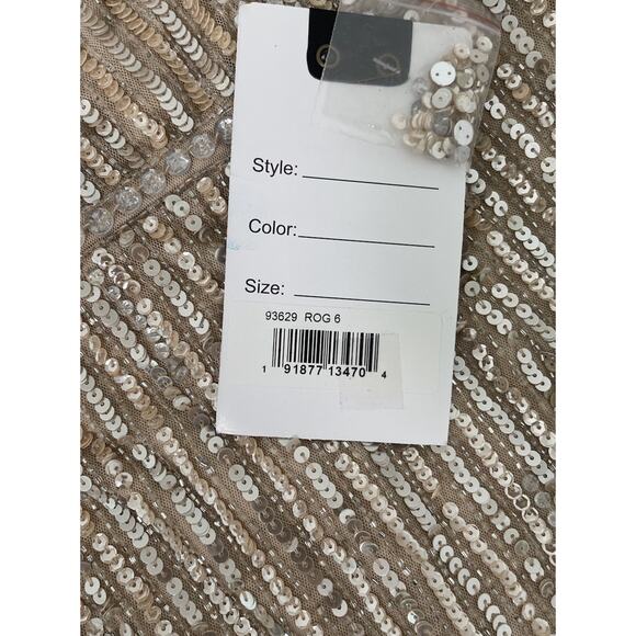 Mac Duggal Dress 93629 Rose Gold Long Sleeve Sequin Column Gown Size 6 - Picture 6 of 6